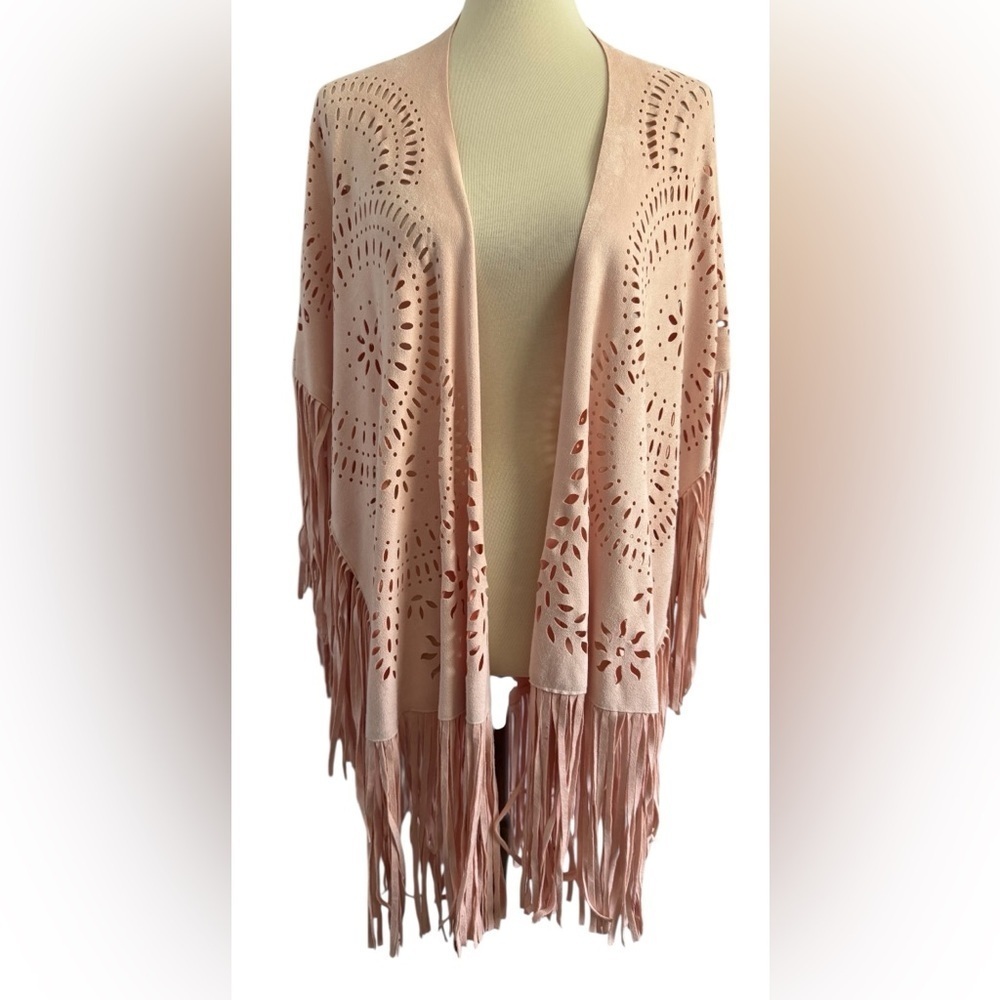 Bagatelle City Pink Faux Suede Lasercut Fringe Cape Shrug Size XL - Picture 2 of 10
